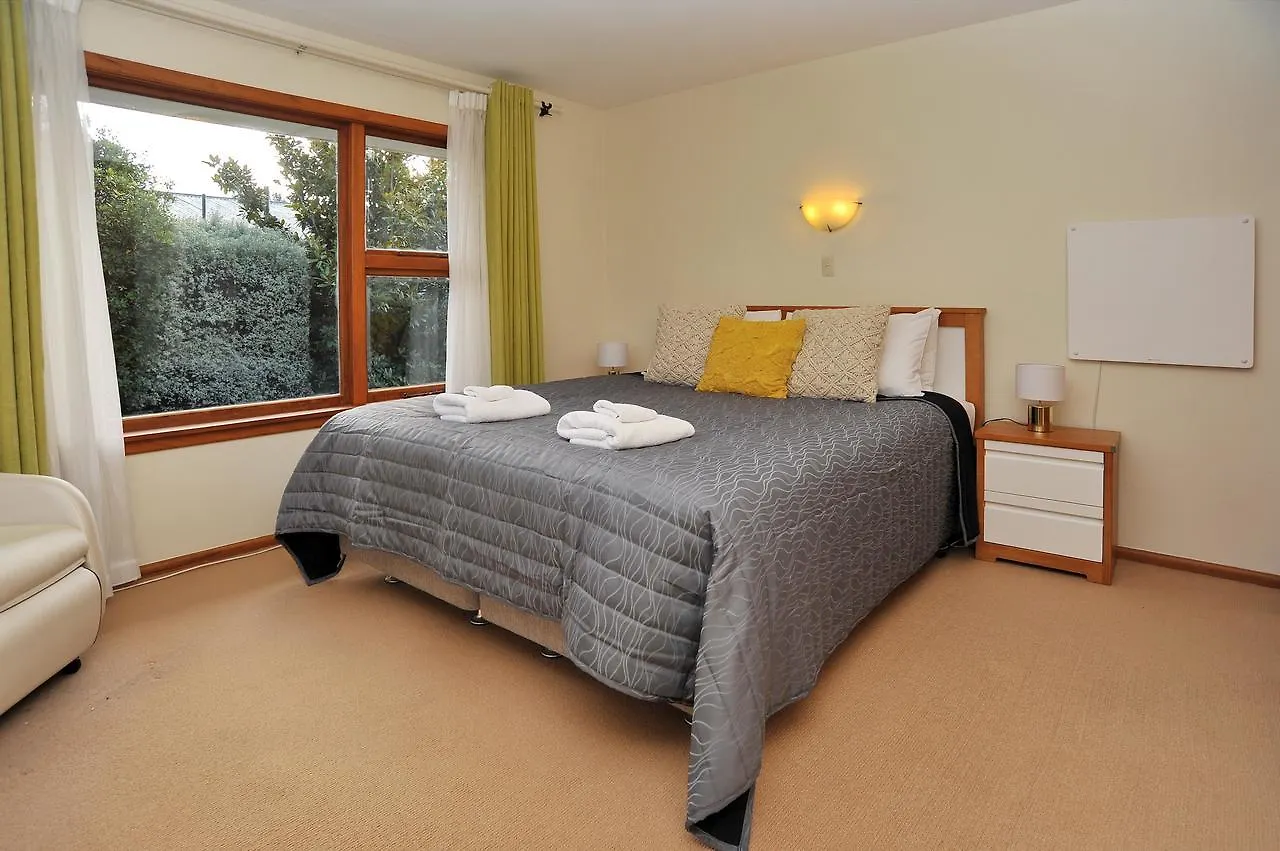 Woodbury Villa - Christchurch Holiday Homes