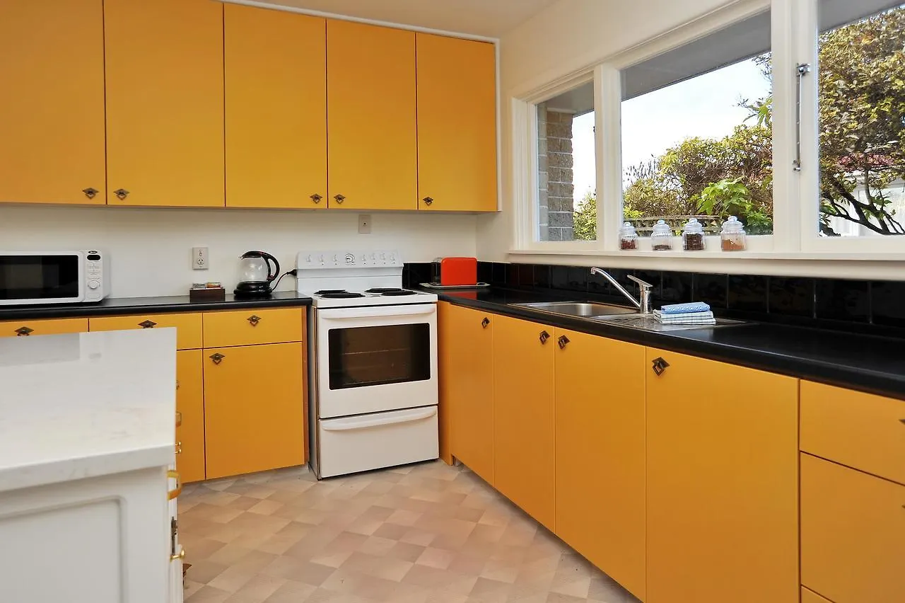 Woodbury Villa - Christchurch Holiday Homes