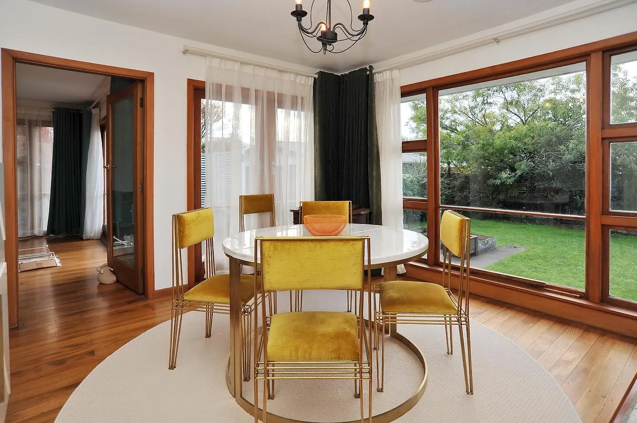 Woodbury Villa - Christchurch Holiday Homes New Zealand