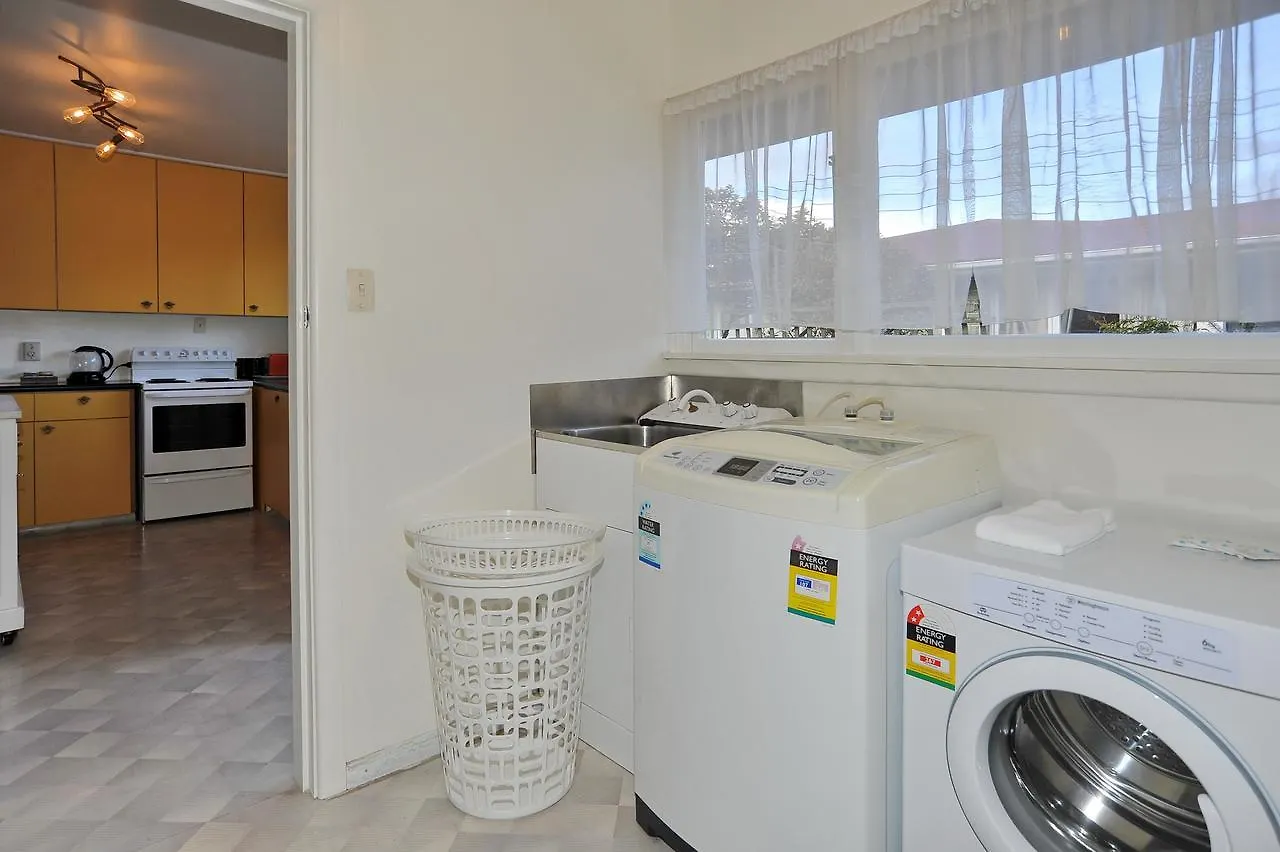 Woodbury Villa - Christchurch Holiday Homes